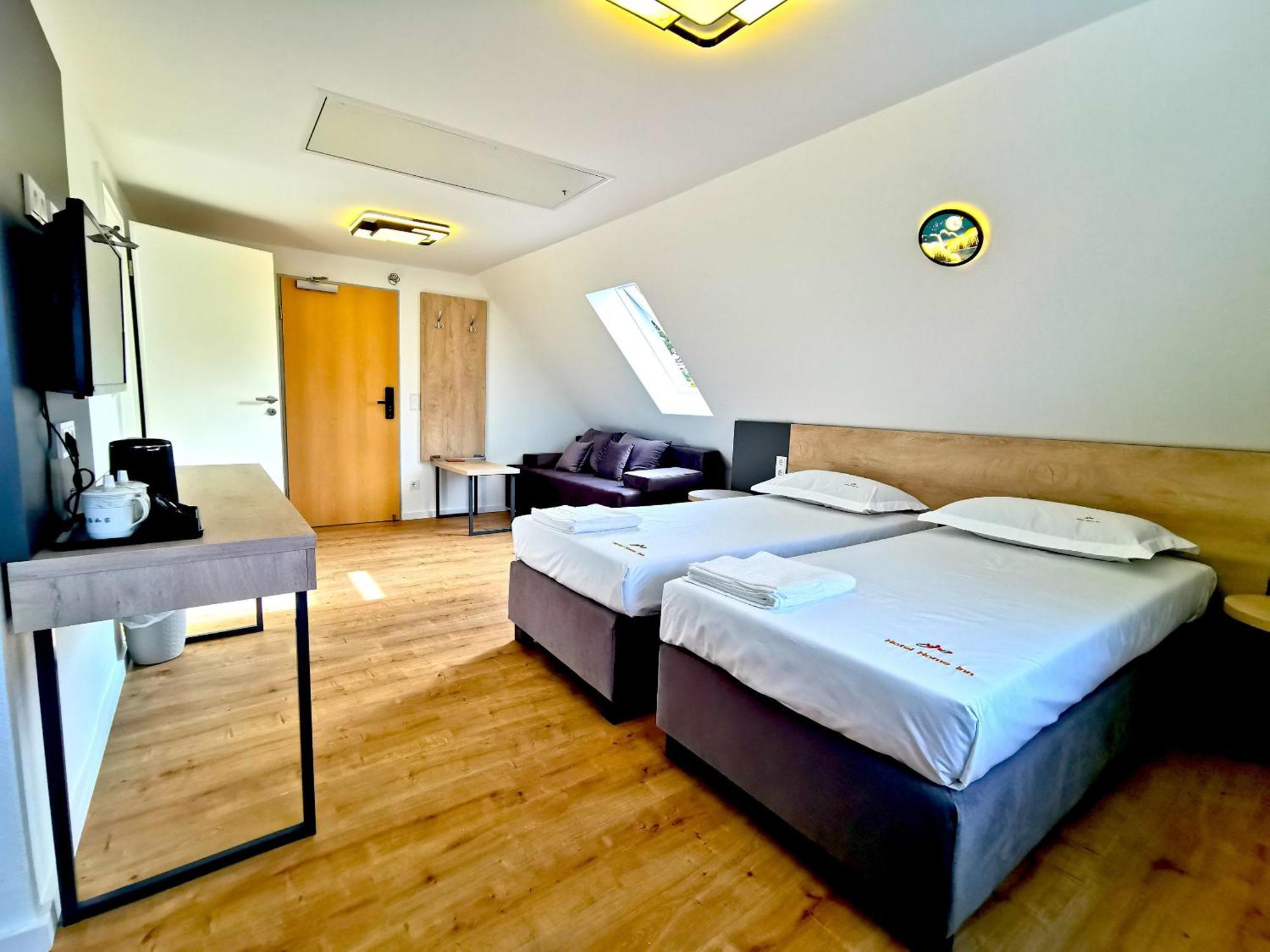 Home Inn Hotel Dormagen Esterno foto