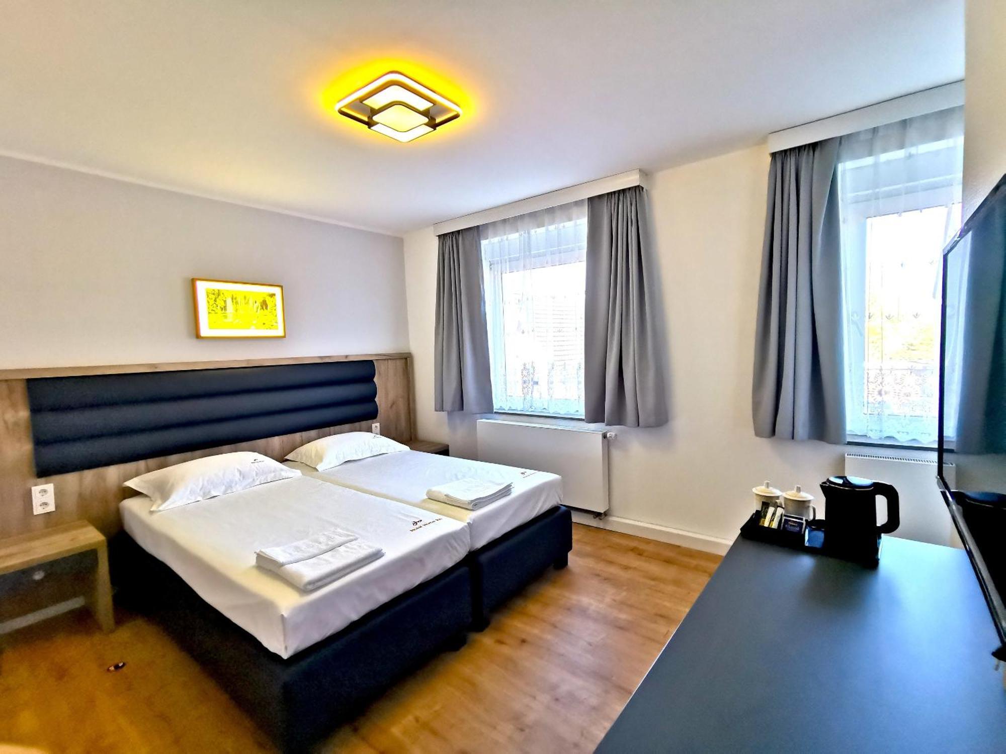 Home Inn Hotel Dormagen Esterno foto