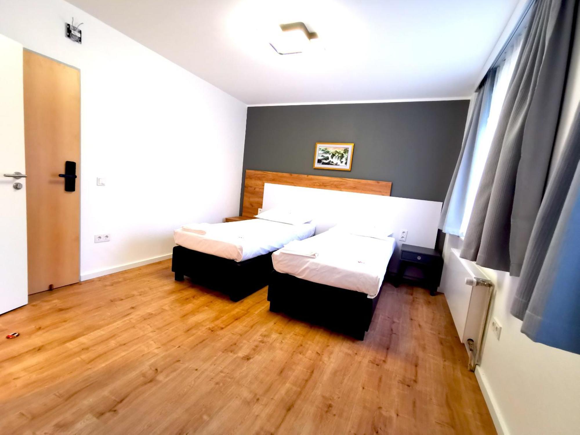 Home Inn Hotel Dormagen Esterno foto