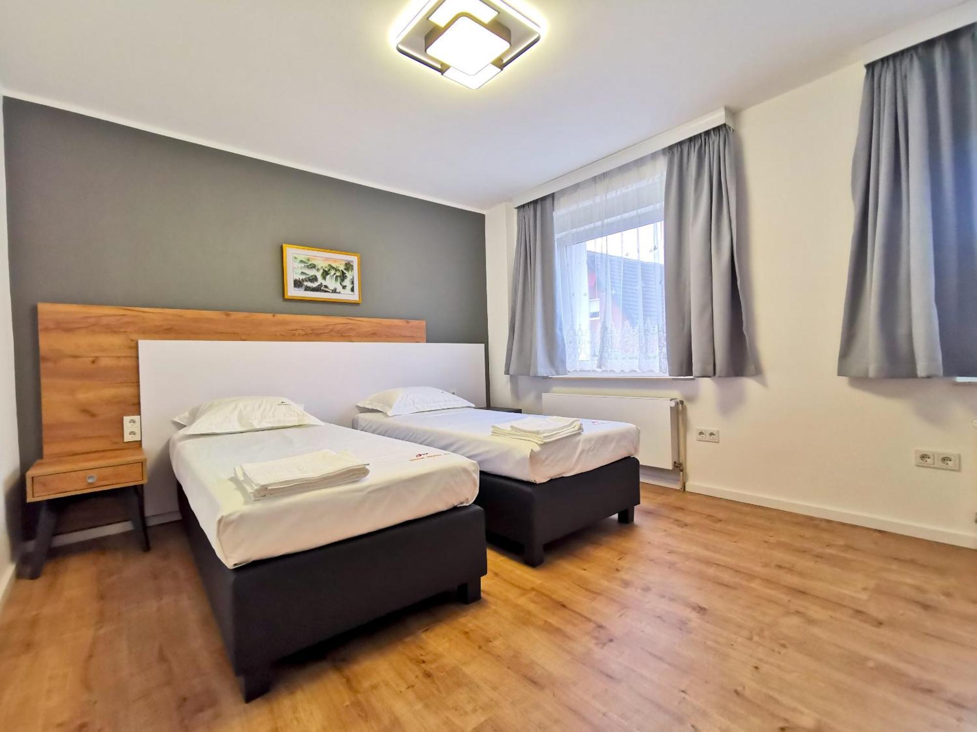 Home Inn Hotel Dormagen Esterno foto